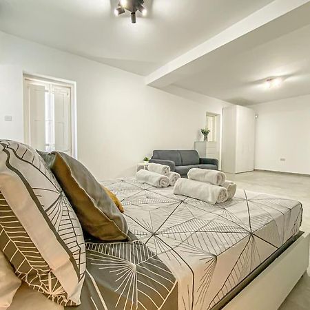 Designer Duplex Penthouse In Floriana Lägenhet Exteriör bild