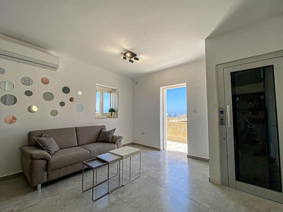 Designer Duplex Penthouse In Floriana Lägenhet Exteriör bild