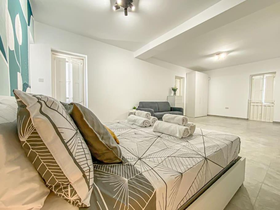 Designer Duplex Penthouse In Floriana Lägenhet Exteriör bild